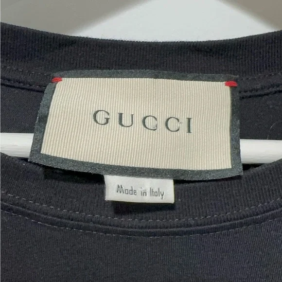 Gucci Boutique Print Cotton T-shirt - Picture 11 of 16